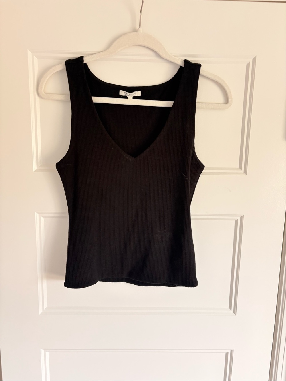 Zsupply ribbed Vneck tank, black, size small